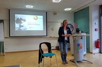 Vortrag - die Kinaesthetics-Trainerin Dagmar Panzer spricht über kompetenzorientierte Pflege