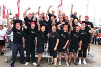 Team Kinaesthetics Deutschland - ca. 25 TrainerInnen mit ihren Angehörigen trafen sich um gemeinsam zu paddeln