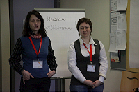 Shanna Shlepanova, Koordinatorin und Irina Valjushitskaya, Projektleiterin Kinaesthetics in Sibirien - im Workshop