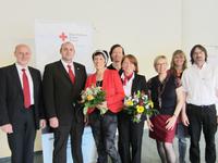 v.l.n.r. - BRK-Verantwortlicher M. Aschenbrenner, Heimleiter S. Hupf, Kinaesthetics-Trainerin Stufe 1 M. Ehrnböck, Kinaesthetics-Trainer A. Kössler, Pflegedienstleiterin E. Nachreiner, Geschäftsführung Kinaesthetics Deutschland M. Asmussen-Clausen, Dipl.Pädagogin A. Boysen und Dipl. Pflegewissenschaftler (FH) S. Giannis